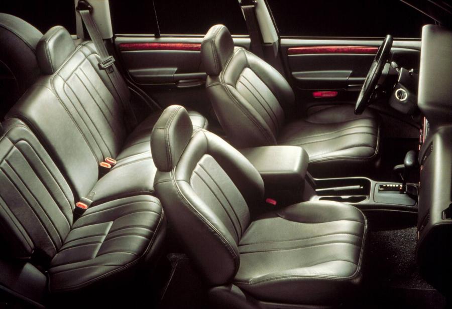  Jeep Grand Cherokee 1993 года  (фото 17 из 34)